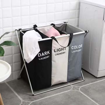 Clothes storage container