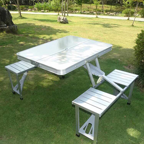 Aluminum foldable table