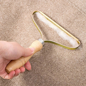 Carpet lint removal tool